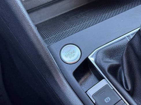 Used 2022 Volkswagen Taos SE image 29