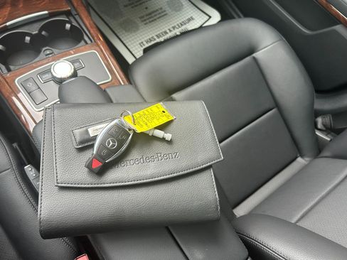 Used 2013 Mercedes-Benz E 350 BlueTEC Sedan image 38