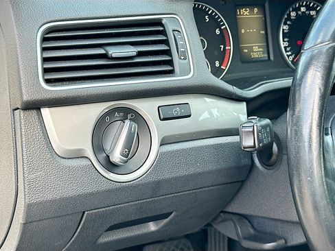 Used 2014 Volkswagen Passat 1.8T Wolfsburg Edition image 10