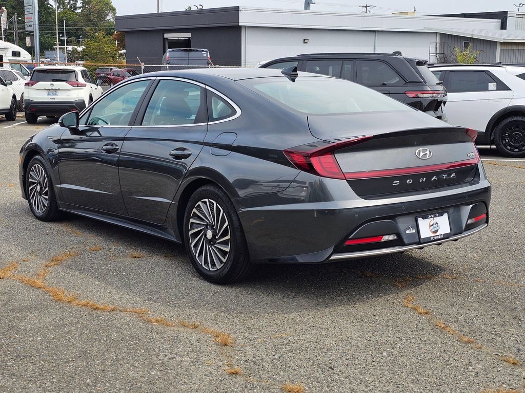 Used 2022 Hyundai Sonata Limited w/ Cargo Package FWD image 5