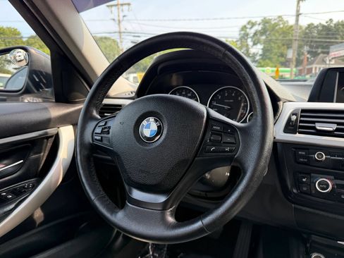 Used 2013 BMW 328i xDrive Sedan AWD/4WD image 17