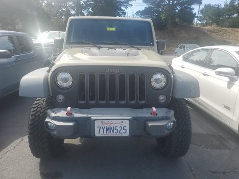 Used 2017 Jeep Wrangler Rubicon AWD/4WD image 2