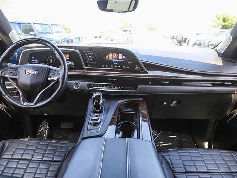 Used 2024 Cadillac Escalade ESV Sport Platinum w/ LPO, ONYX Package AWD/4WD image 10