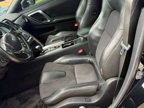 Used 2010 Nissan GT-R Premium AWD/4WD image 25
