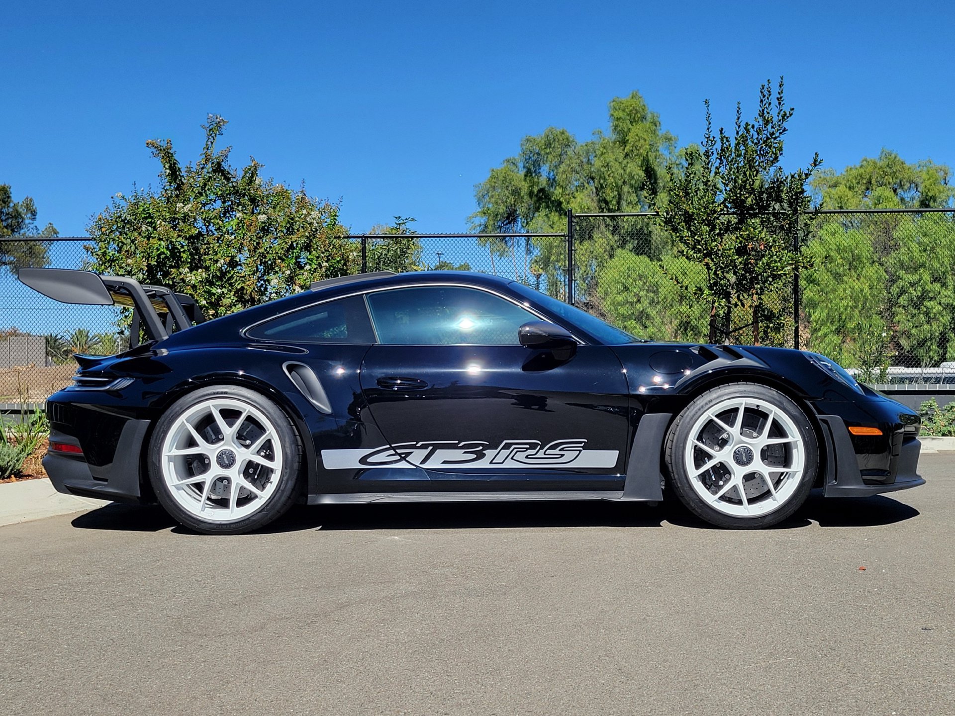 Certified 2024 Porsche 911 GT3 RS RWD image 9