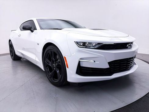 Used 2020 Chevrolet Camaro SS RWD image 9