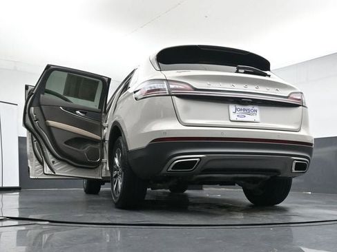 Used 2022 Lincoln Nautilus Reserve AWD/4WD image 43