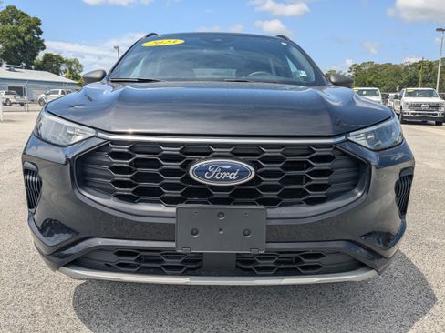 Used 2023 Ford Escape ST-Line w/ Tech Pack #1 AWD/4WD image 9