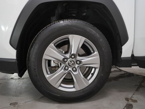 Used 2025 Toyota RAV4 XLE AWD/4WD image 29
