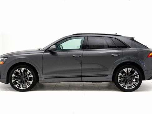 Certified 2025 Audi Q8 Prestige w/ Prestige Package image 4