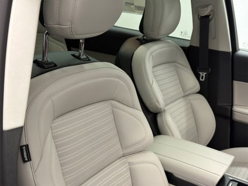 New 2026 Lincoln Nautilus Reserve image 12