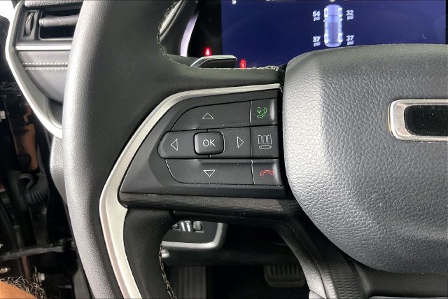 Used 2023 Jeep Grand Cherokee Altitude AWD/4WD image 9
