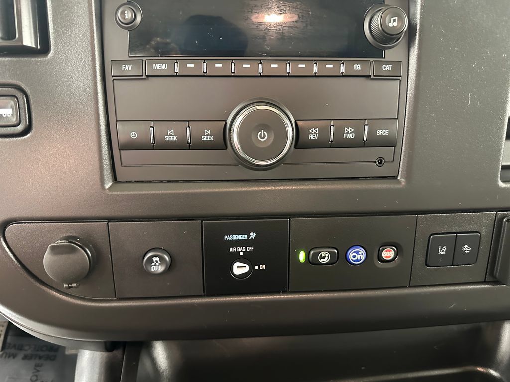 Used 2025 Chevrolet Express 3500 LT w/ LT Preferred Equipment Group RWD image 25