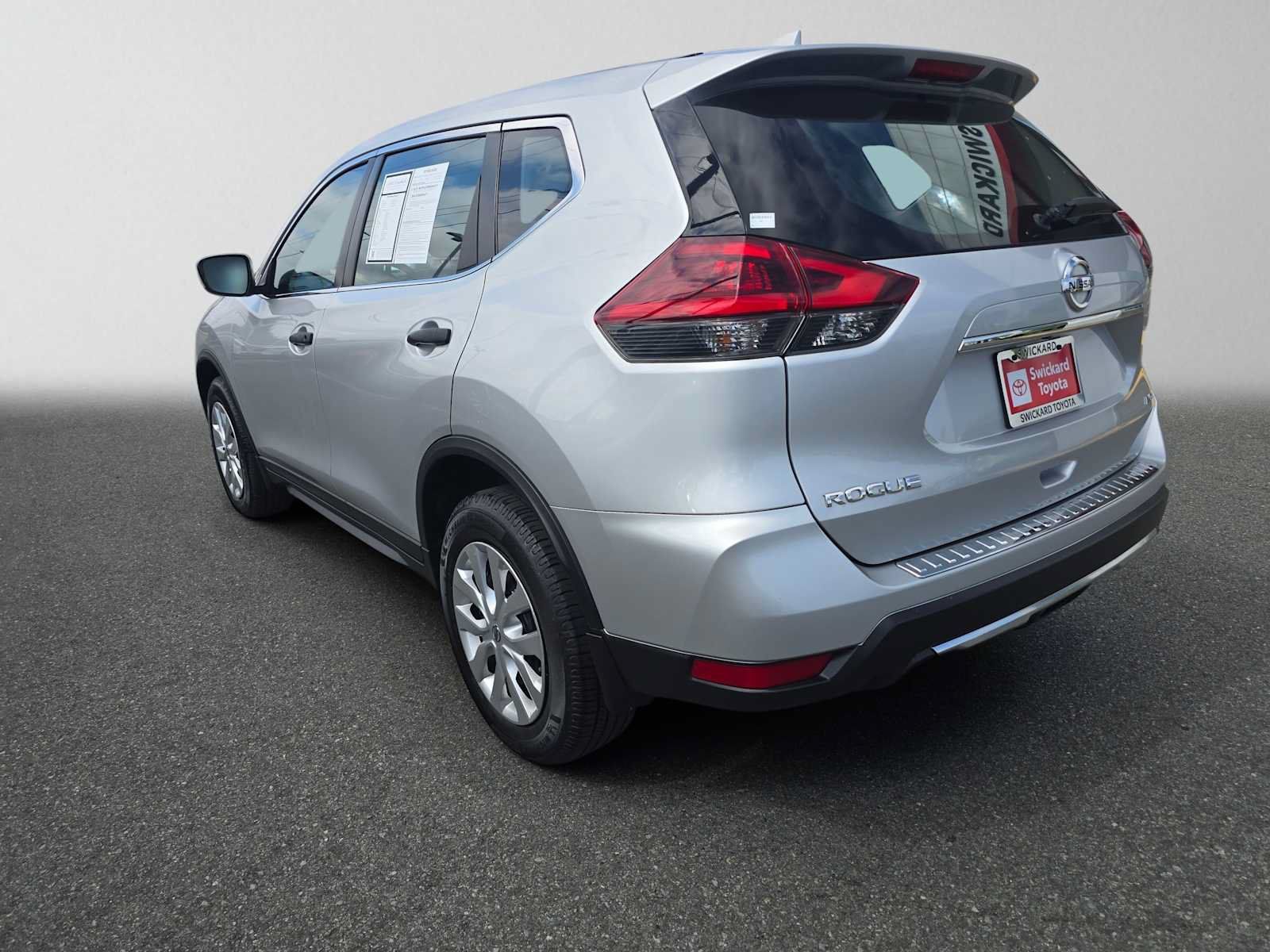 Used 2018 Nissan Rogue S AWD/4WD image 5