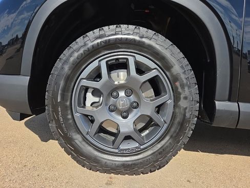 New 2025 Honda Pilot TrailSport image 9