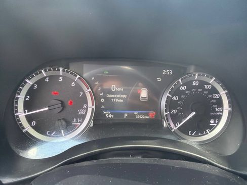 Used 2024 Toyota Highlander LE FWD image 3