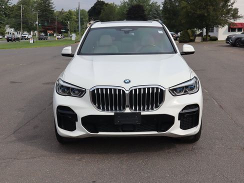 Used 2022 BMW X5 xDrive45e w/ M Sport Package AWD/4WD image 3
