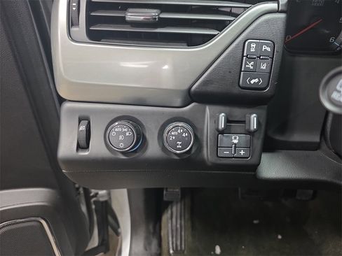 Used 2015 Chevrolet Tahoe LTZ image 27