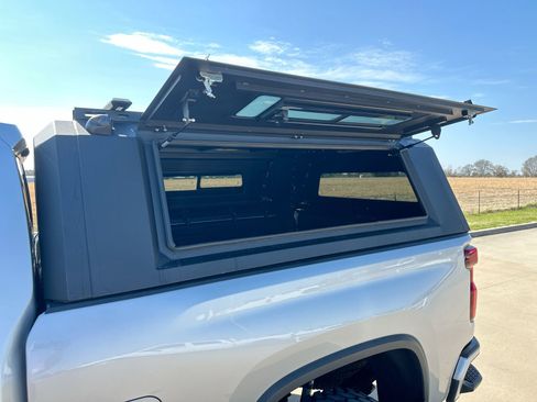 Used 2022 Chevrolet Silverado 2500 High Country w/ Z71 Off-Road Package image 23