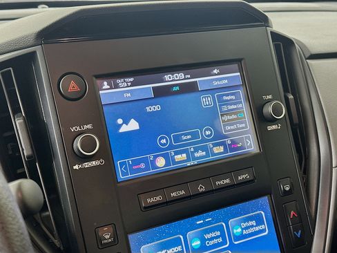 Used 2025 Subaru Crosstrek 2.0i image 19