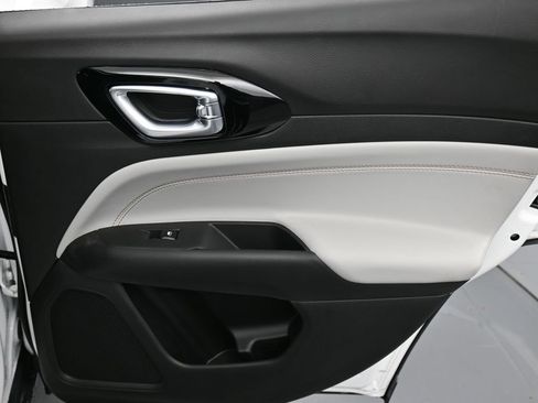 New 2026 Jeep Compass Limited image 16