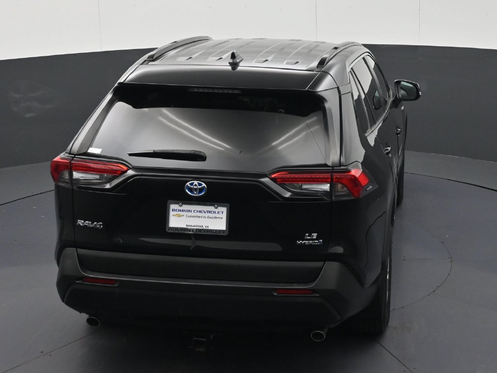 Used 2021 Toyota RAV4 LE AWD/4WD image 26