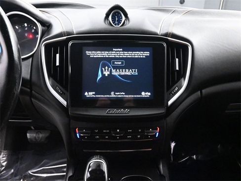 Used 2017 Maserati Ghibli image 21