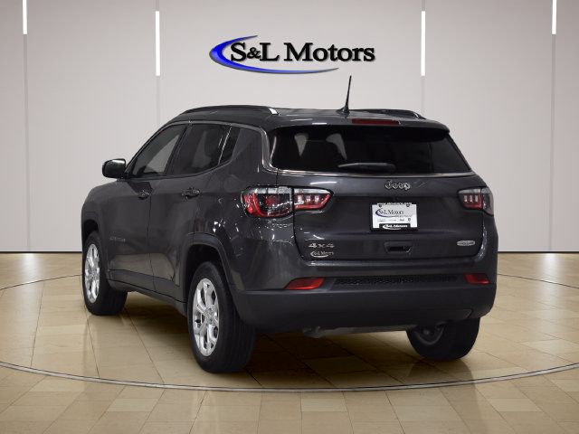 Used 2024 Jeep Compass Latitude AWD/4WD image 6