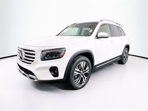 New 2026 Mercedes-Benz GLB 250 4MATIC image 3