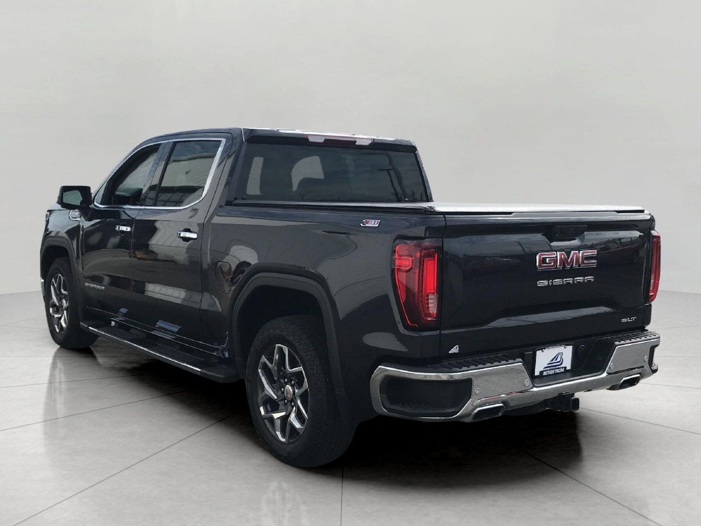 Certified 2023 GMC Sierra 1500 SLT w/ SLT Premium Package AWD/4WD image 7
