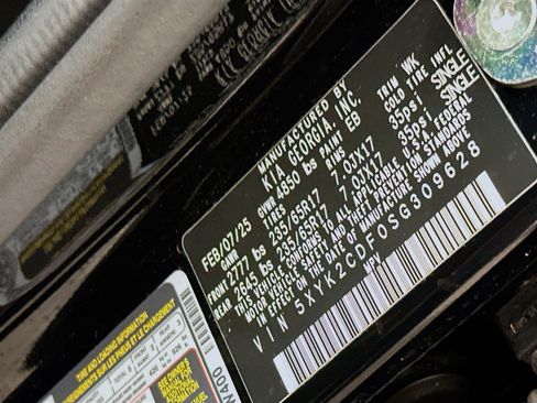 Used 2025 Kia Sportage LX image 12