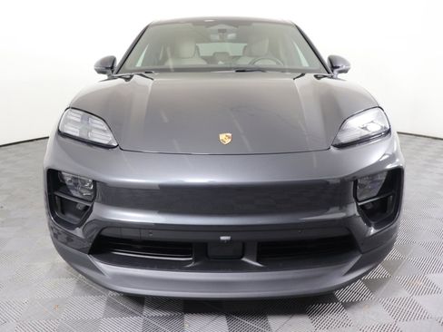 Used 2025 Porsche Macan Electric image 8