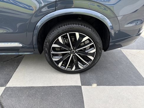 Used 2025 Volvo XC90 B6 Plus image 13