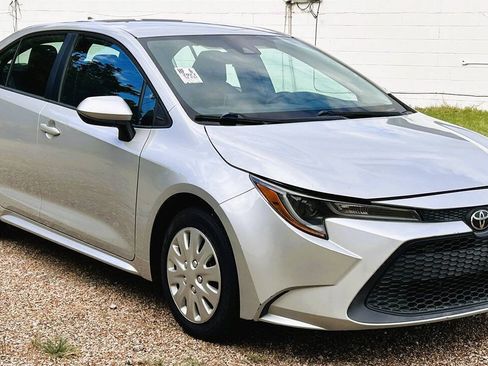 Used 2021 Toyota Corolla LE FWD image 22