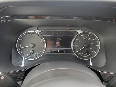 Used 2025 Nissan Pathfinder SV image 18