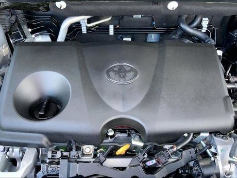 Certified 2024 Toyota RAV4 LE image 31