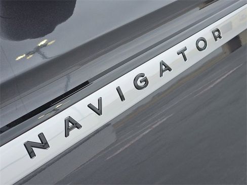 New 2025 Lincoln Navigator Reserve image 11