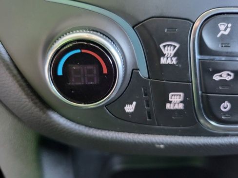 Used 2024 Chevrolet Equinox LT w/ LPO, Floor Liner Package image 30