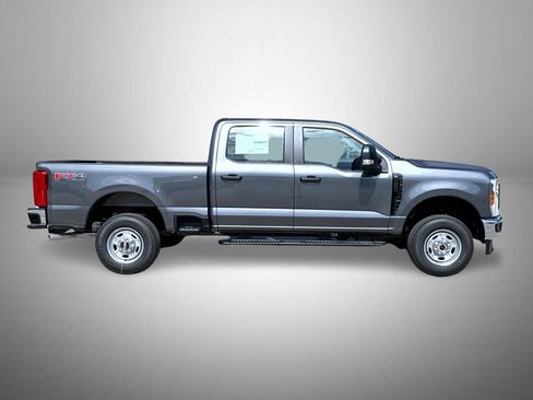 New 2027 Ford F250 XL w/ FX4 Off-Road Package AWD/4WD image 4