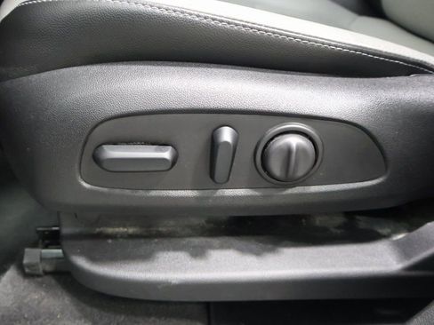 Used 2019 Chevrolet Equinox Premier image 14