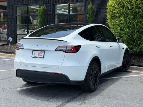 Used 2021 Tesla Model Y Long Range AWD/4WD image 12