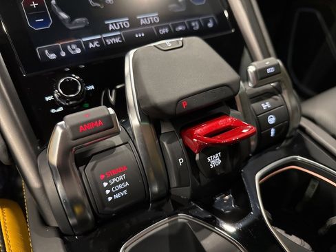 Used 2024 Lamborghini Urus S image 25