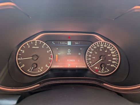 Used 2019 Nissan Maxima Platinum image 11