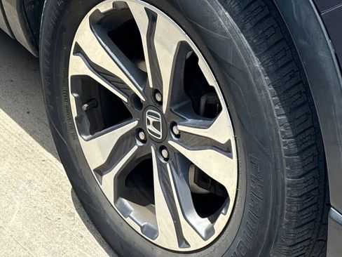 Used 2017 Honda CR-V LX image 6