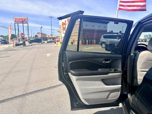 Used 2016 Honda Pilot EX image 25