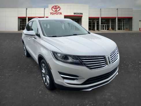 Used 2018 Lincoln MKC Select w/ Select Plus Package FWD image 3