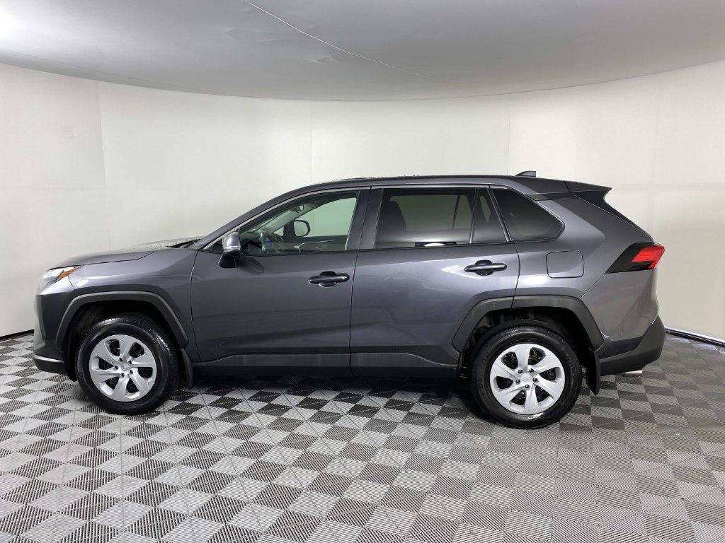 Used 2024 Toyota RAV4 LE AWD/4WD image 5