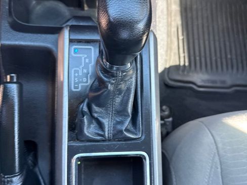 Used 2016 Toyota Tacoma SR5 image 13