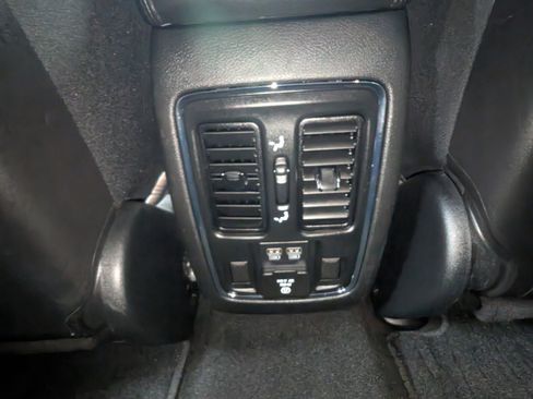 Used 2021 Jeep Grand Cherokee Limited w/ Trailer Tow Group IV image 9