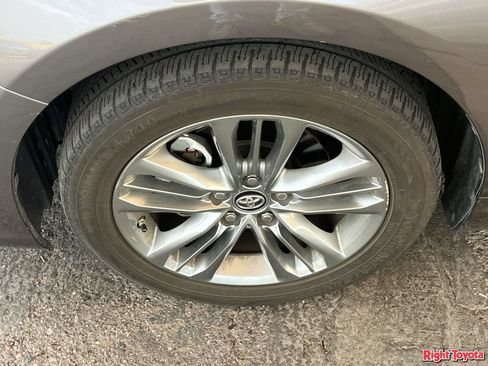 Used 2017 Toyota Camry SE FWD image 8